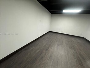 10171 NW 58th St, Miami, FL à louer Photo intérieure– Image 2 sur 7