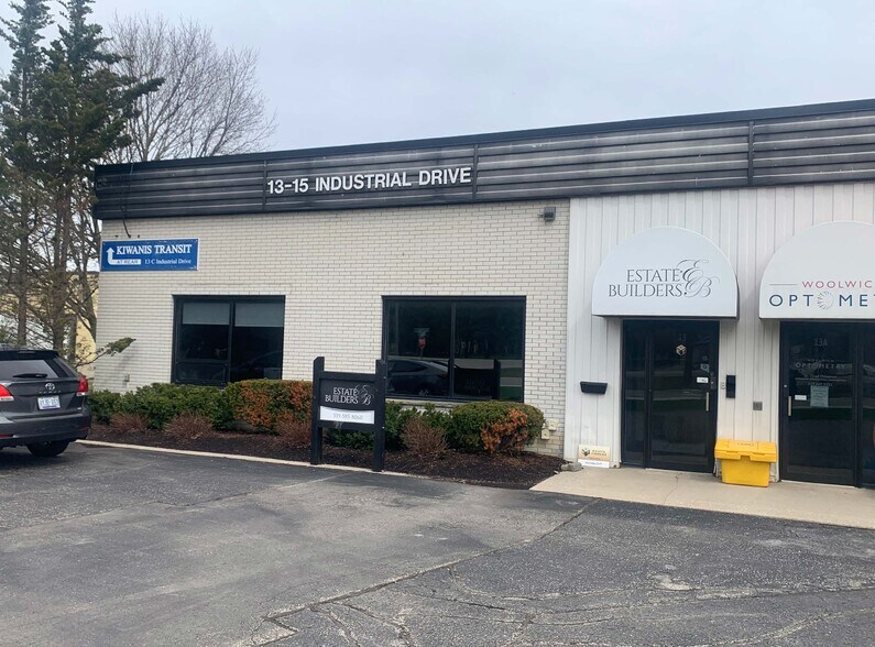 15 Industrial Dr, Elmira, ON à louer - Photo de l’immeuble – Image 1 sur 2