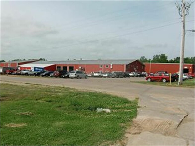 3206 Hershey Ave, Muscatine, IA à louer - Photo de l’immeuble – Image 2 sur 2