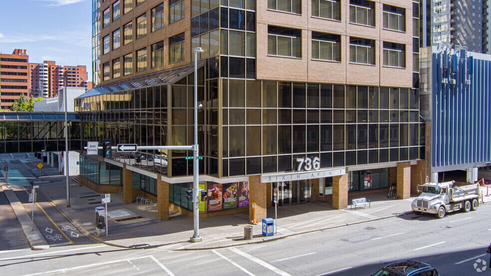 736 6th Ave SW, Calgary, AB à louer - Photo de l’immeuble – Image 3 sur 3