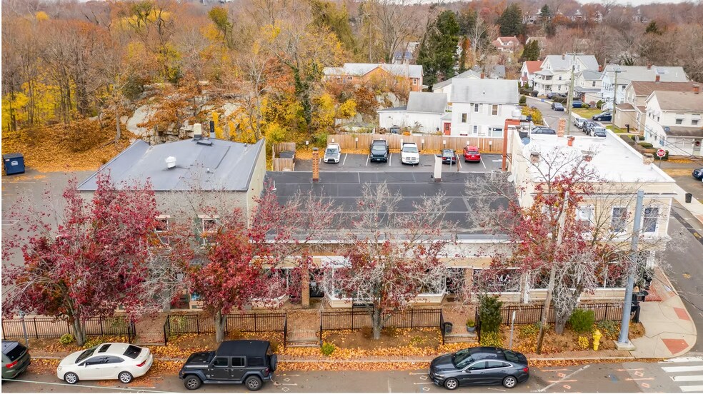 562-572 Main St, Branford, CT à vendre - Photo de l’immeuble – Image 3 sur 7