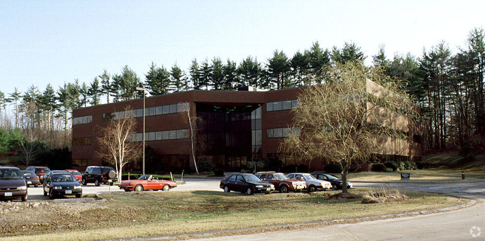 1 Executive Park Dr, Bedford, NH à louer - Photo de l’immeuble – Image 2 sur 14