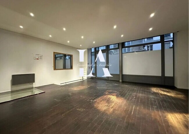 Plus de détails pour Local commercial à louer