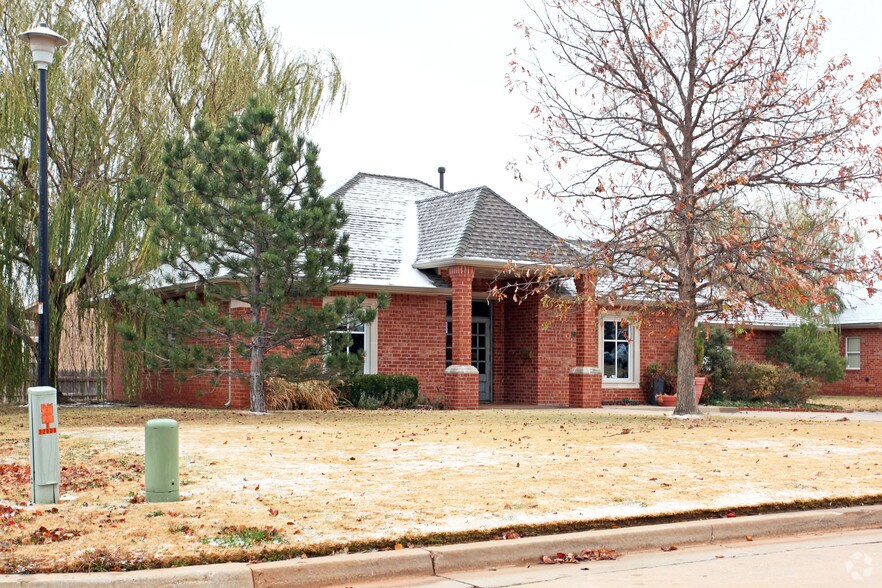12000 N Virginia Ave, Oklahoma City, OK à vendre - Photo de l’immeuble – Image 2 sur 7