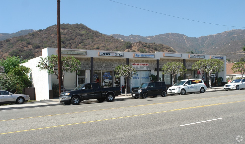 2942-2950 Honolulu Ave, La Crescenta, CA à louer - Photo principale – Image 1 sur 16