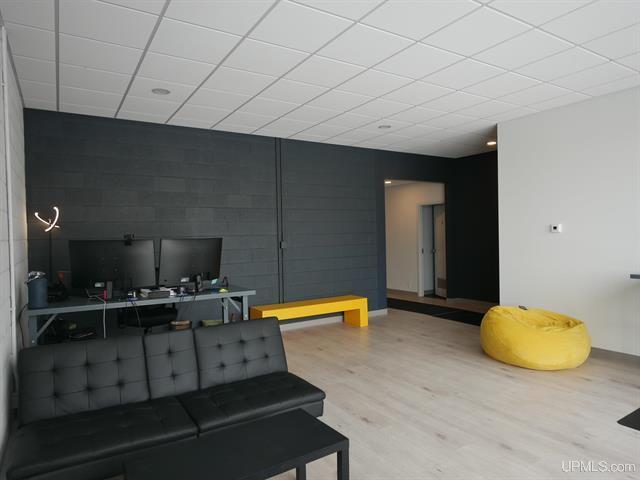 View Photo