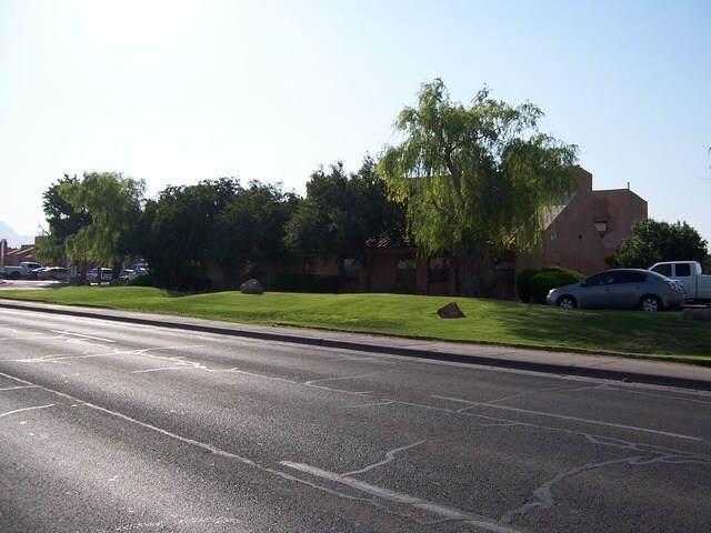 1980 E Lohman Ave, Las Cruces, NM à louer Photo principale– Image 1 sur 14