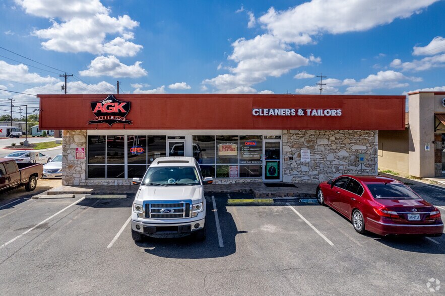 609 Pat Booker Rd, Universal City, TX à vendre - Photo de l’immeuble – Image 3 sur 17