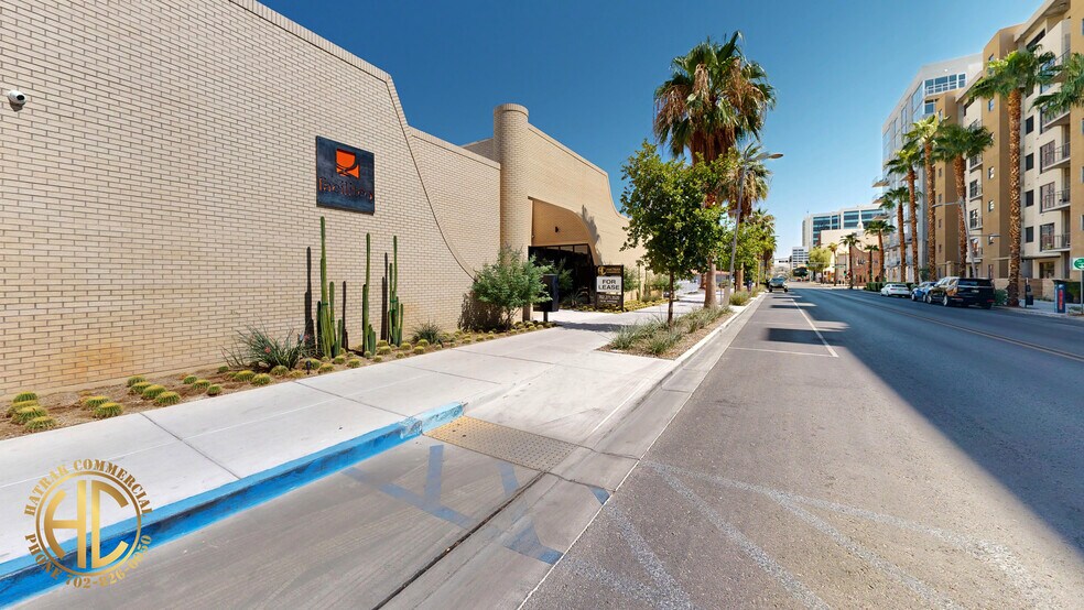 626 S 3rd St, Las Vegas, NV à louer - Photo de l’immeuble – Image 2 sur 12