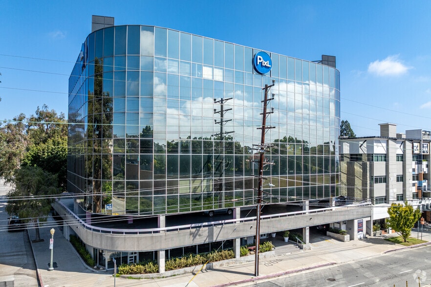 500 S Sepulveda Blvd, Los Angeles, CA à louer - Photo de l’immeuble – Image 3 sur 7