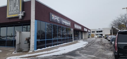 4600 Rhodes Dr, Windsor, ON à louer Photo intérieure– Image 2 sur 29