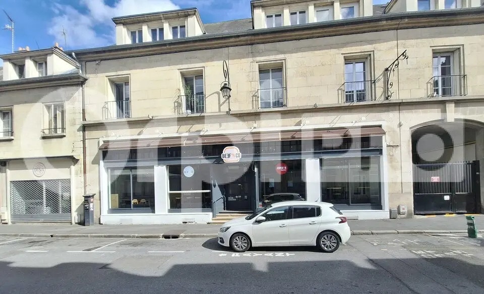 Local commercial dans Compiègne à vendre Photo de l’immeuble– Image 1 sur 5