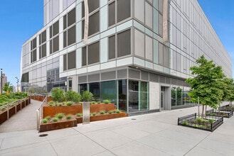 10, 20, 30 Halletts Pt, Astoria, NY à louer Photo intérieure– Image 1 sur 2