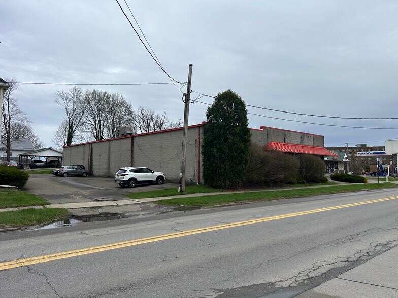 213 W Main St, Grove City, PA à vendre - Photo de l’immeuble – Image 3 sur 8