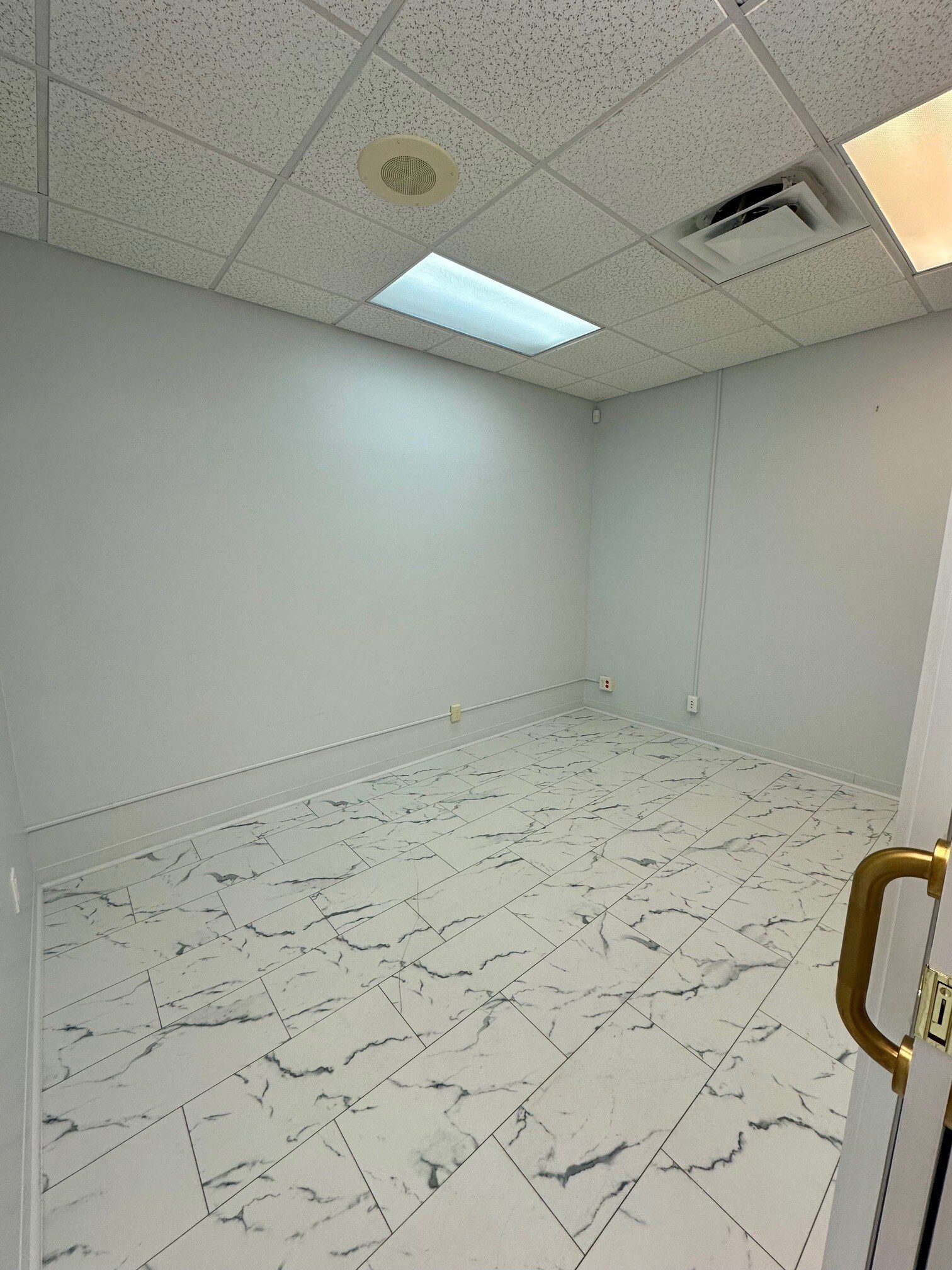 2404 Seacrest Blvd, Boynton Beach, FL à louer Photo intérieure– Image 1 sur 7