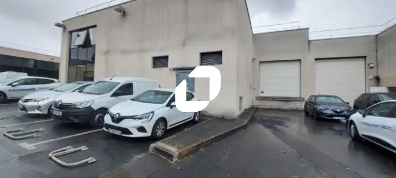 Local d’activités dans Saint-Ouen-sur-Seine à louer - Photo de l’immeuble – Image 2 sur 10