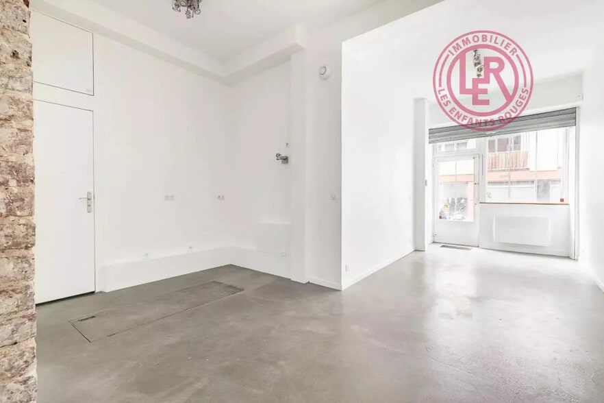 Local commercial dans Paris à louer - Photo de l’immeuble – Image 3 sur 9