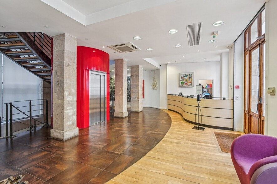 13 Rue Pierre Leroux, Paris à louer - Hall d’entrée – Image 3 sur 20