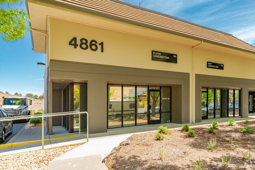 4861 Sunrise Dr, Martinez, CA à louer - Photo de l’immeuble – Image 3 sur 17