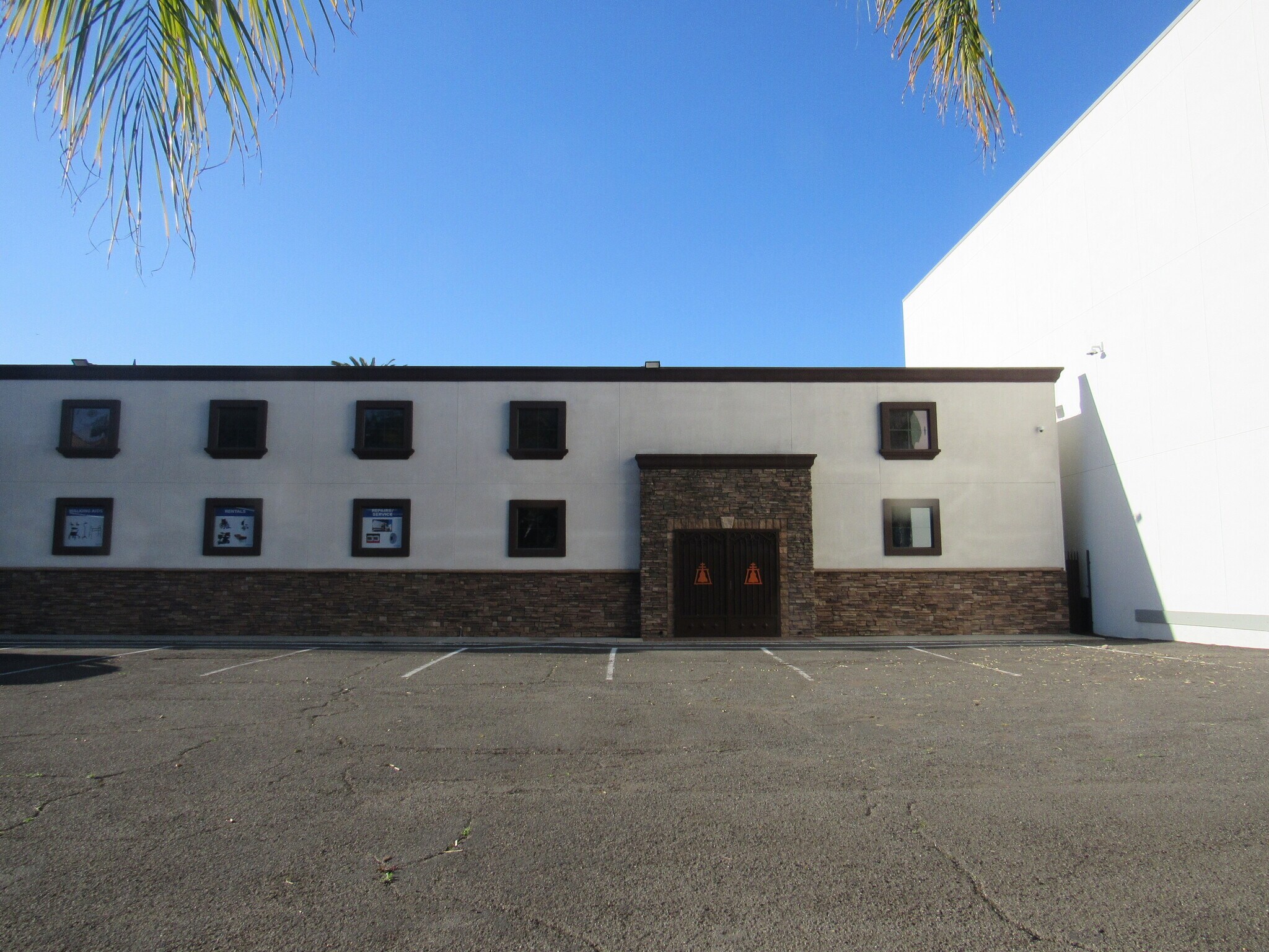 3570 14th St, Riverside, CA à louer Photo principale– Image 1 sur 2