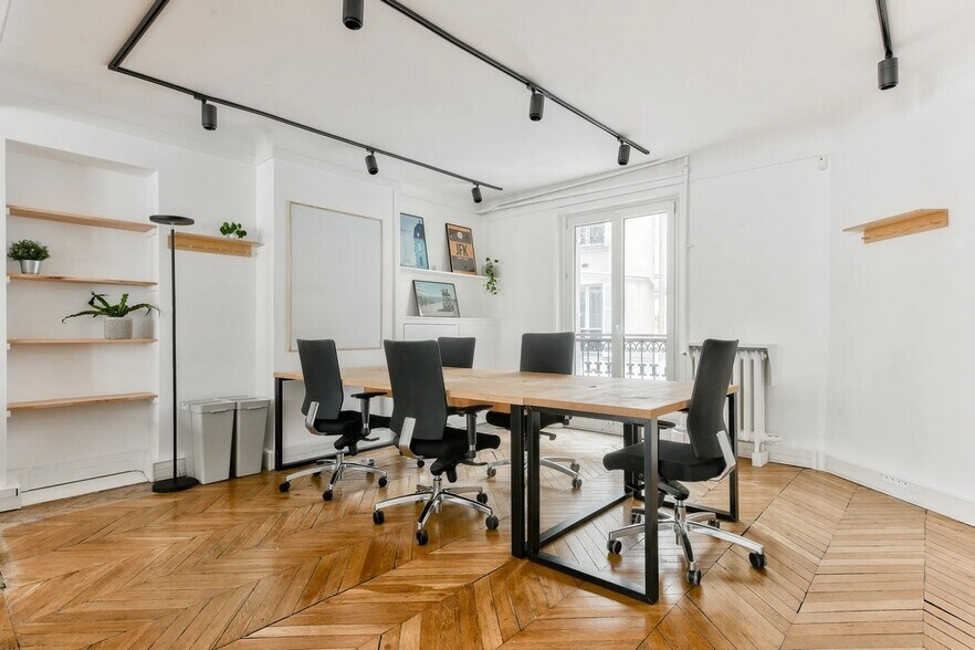 11-13 Rue De Belzunce, Paris à louer - Photo de l’immeuble – Image 3 sur 7
