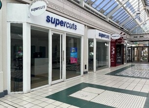 The Square, Camberley à louer Photo de l’immeuble– Image 1 sur 1