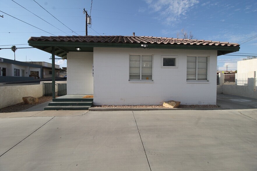 124 E Fredricks St, Barstow, CA à vendre - Photo de l’immeuble – Image 2 sur 2
