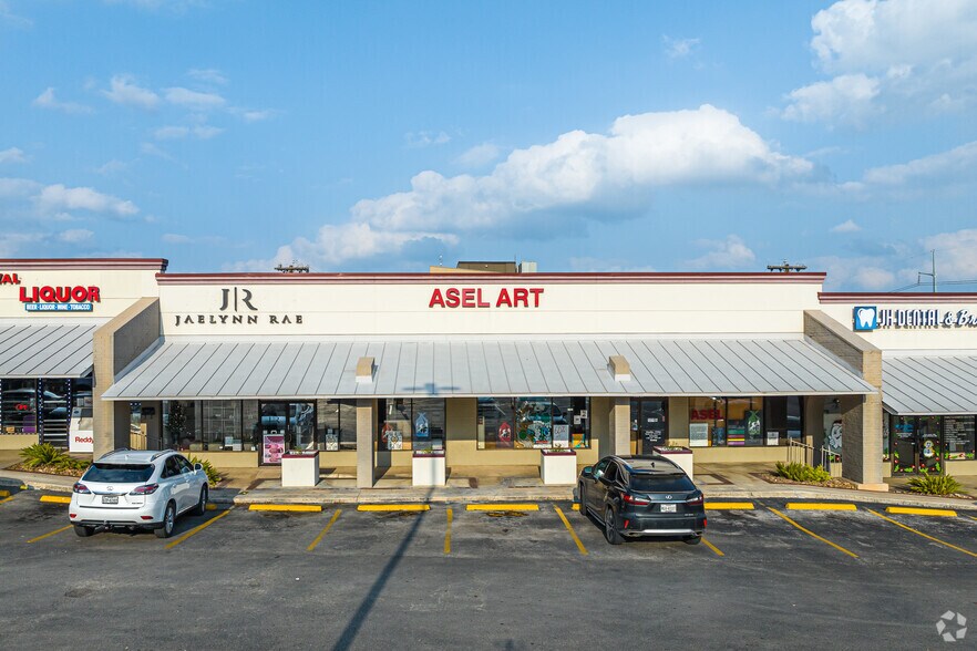8121-8135 Callaghan Rd, San Antonio, TX à vendre - Photo de l’immeuble – Image 3 sur 6