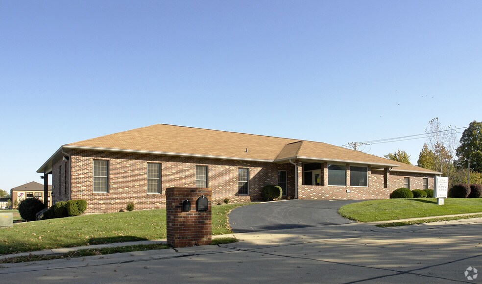 100 Springfield Ct, O'Fallon, IL à louer - Photo de l’immeuble – Image 2 sur 11