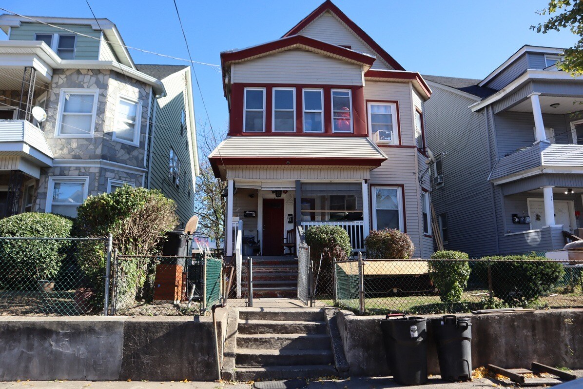 105-107 Rosa Parks Blvd, Paterson, NJ à vendre Photo principale– Image 1 sur 8