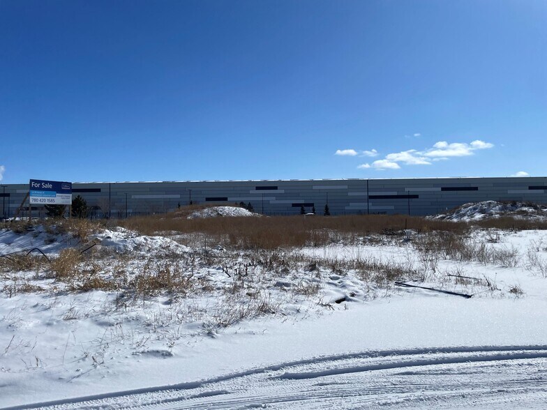 20 Boudreau Rd, St. Albert, AB à vendre - Photo de l’immeuble – Image 2 sur 4