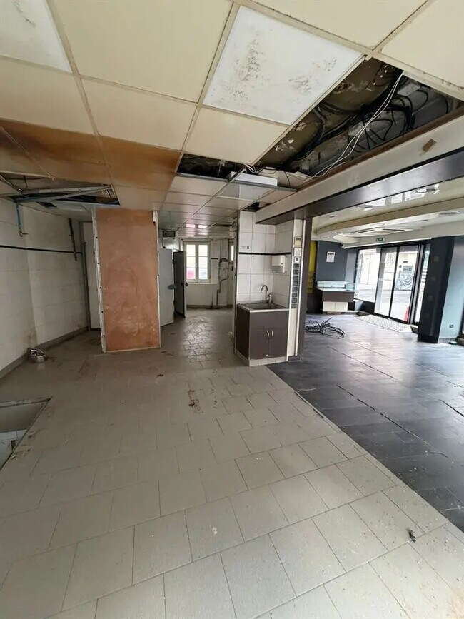 Plus de détails pour Local commercial à louer