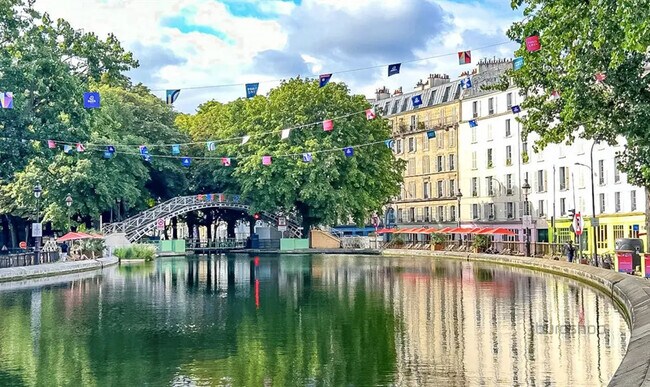 Plus de détails pour Local commercial à vendre