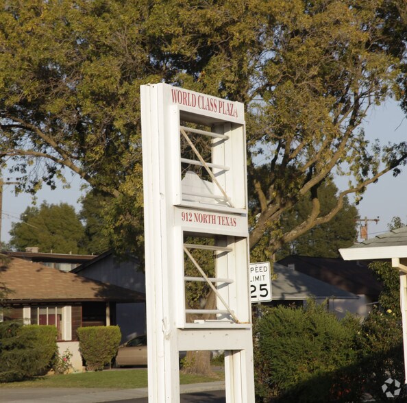 912 N Texas St, Fairfield, CA à vendre - Photo de l’immeuble – Image 3 sur 4