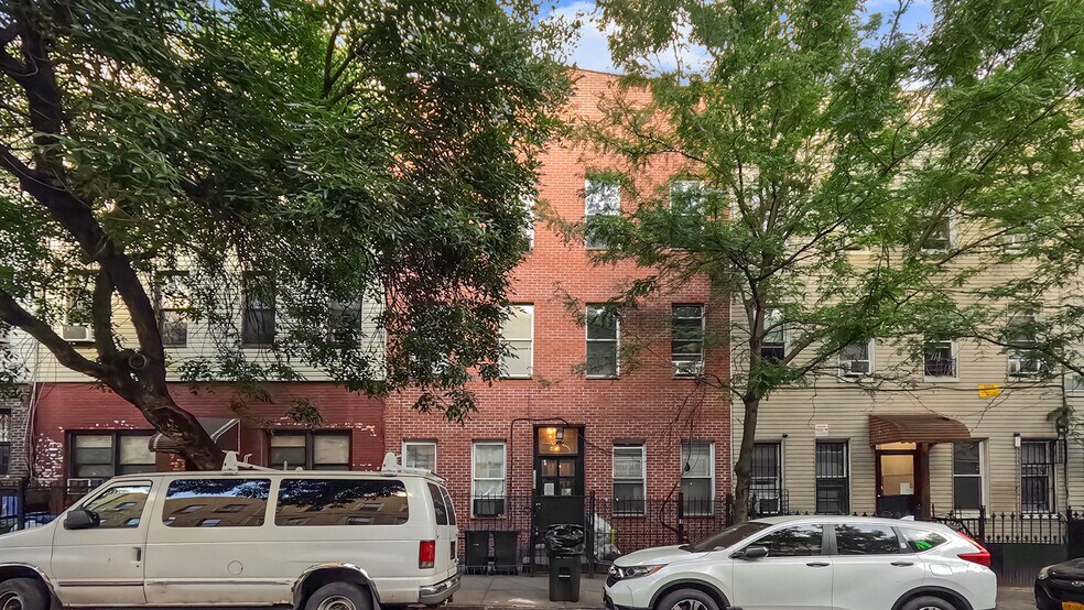 1494 & 1557 DEKALB AVENUE, BROOKLYN, NY portefeuille de 2 biens à vendre sur LoopNet.fr - Photo de l’immeuble – Image 2 sur 10
