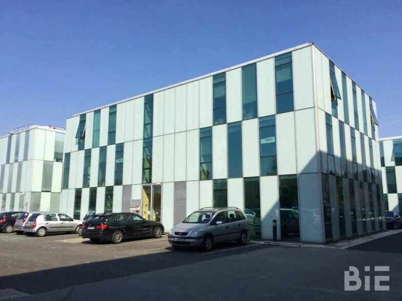 12 Bis Avenue Antoine Becquerel, Pessac à louer - Photo de l’immeuble – Image 1 sur 5