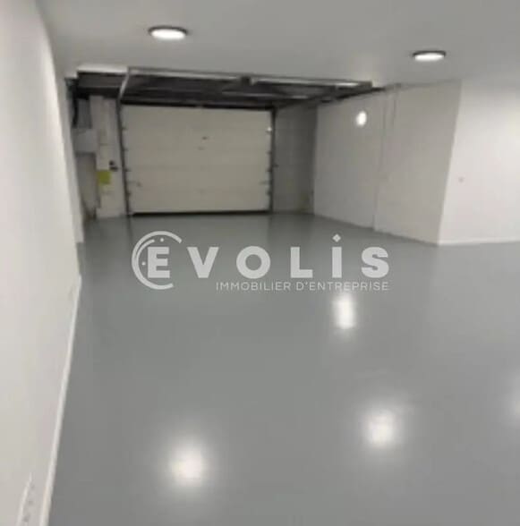 Bureau dans Villeneuve-la-Garenne à louer - Photo intérieure – Image 2 sur 4