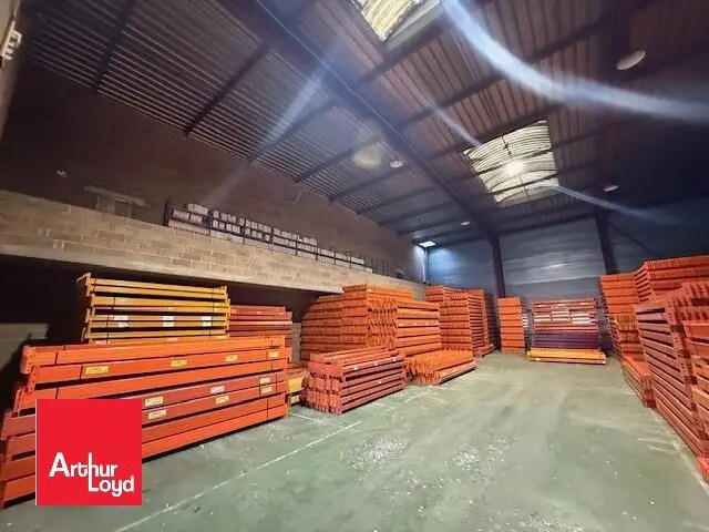 Local d'activités dans Ablis à vendre Photo intérieure– Image 1 sur 5