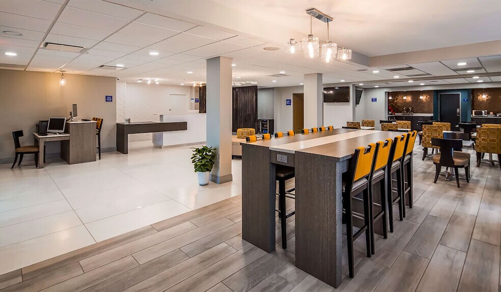 604 1/2 Iaa Dr, Bloomington, IL à vendre - Photo de l’immeuble – Image 3 sur 15