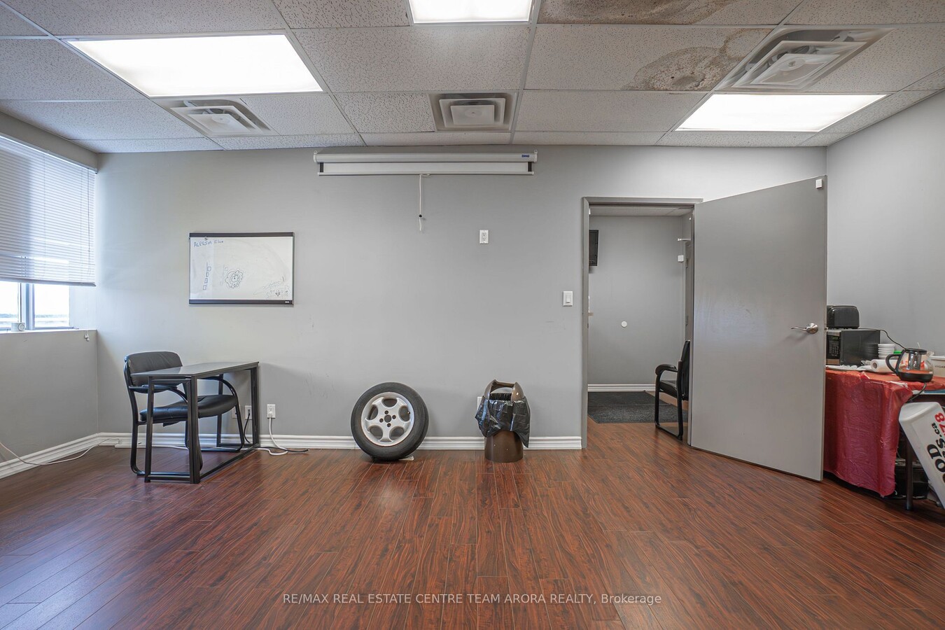 10095 Bramalea Rd, Brampton, ON L6R 1A2 - Lot 201 -  - Photo intérieure - Image 1 of 9