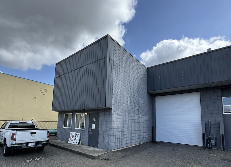 33733 King Rd, Abbotsford, BC à louer - Photo de l’immeuble – Image 2 sur 7