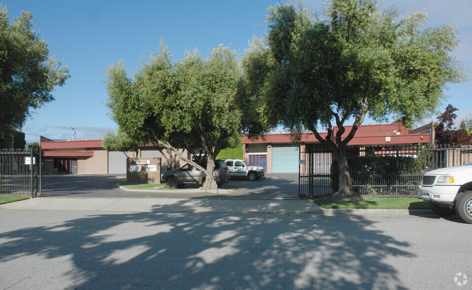 529 Forman Dr, Campbell, CA à louer - Photo principale – Image 1 sur 3