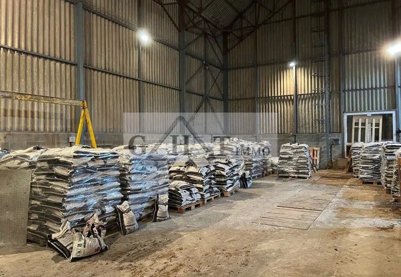 Industriel/Logistique dans Cailly à louer - Photo de l’immeuble – Image 3 sur 3