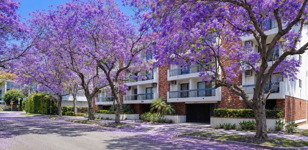 320 S Arnaz Dr, Los Angeles, CA à vendre - Photo de l’immeuble – Image 1 sur 12