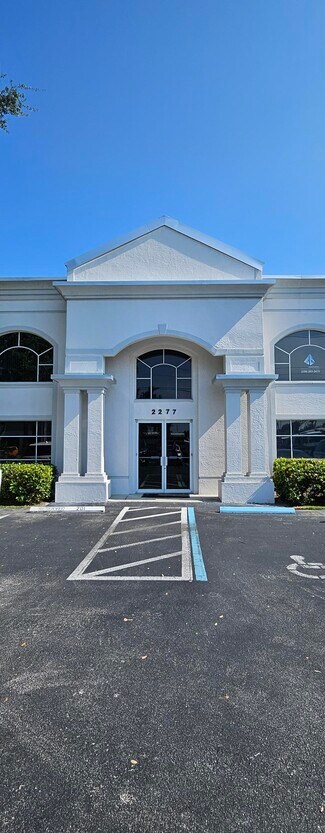 Plus de détails pour 2277 Trade Center Way, Naples, FL - Local d'activités à louer
