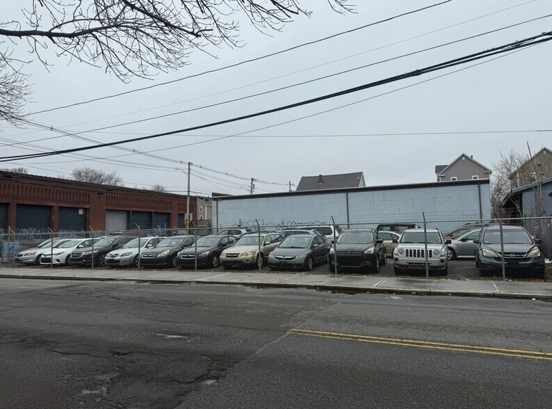 550 Prairie Ave, Providence, RI à louer - Photo de l’immeuble – Image 2 sur 12