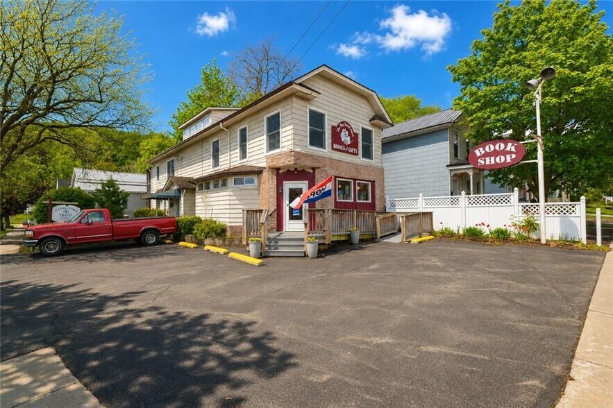 450 E Main St, Palmyra, NY à vendre - Photo de l’immeuble – Image 2 sur 29
