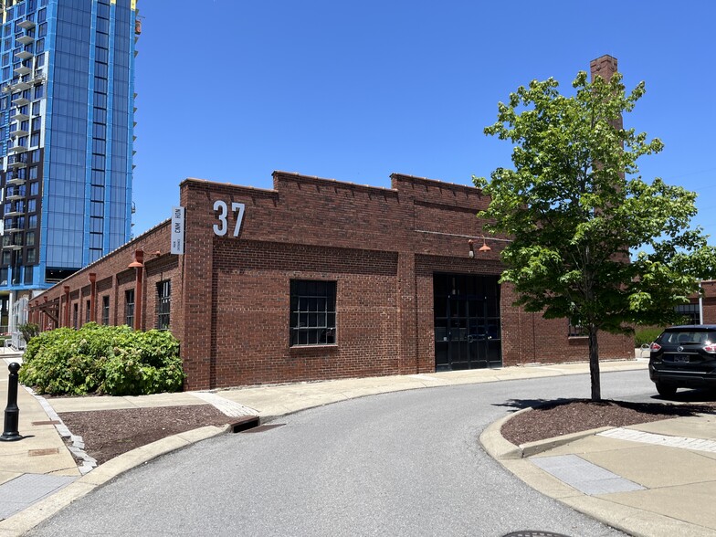 11 Lea Ave, Nashville, TN à louer - Photo de l’immeuble – Image 1 sur 5