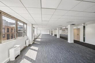 41 Rue Des Trois Fontanot, Nanterre à louer Photo intérieure– Image 1 sur 10