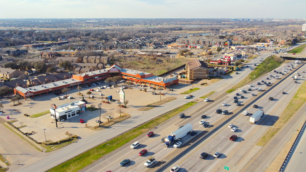 2045 N State Highway 360, Grand Prairie, TX à louer - Photo de l’immeuble – Image 1 sur 6